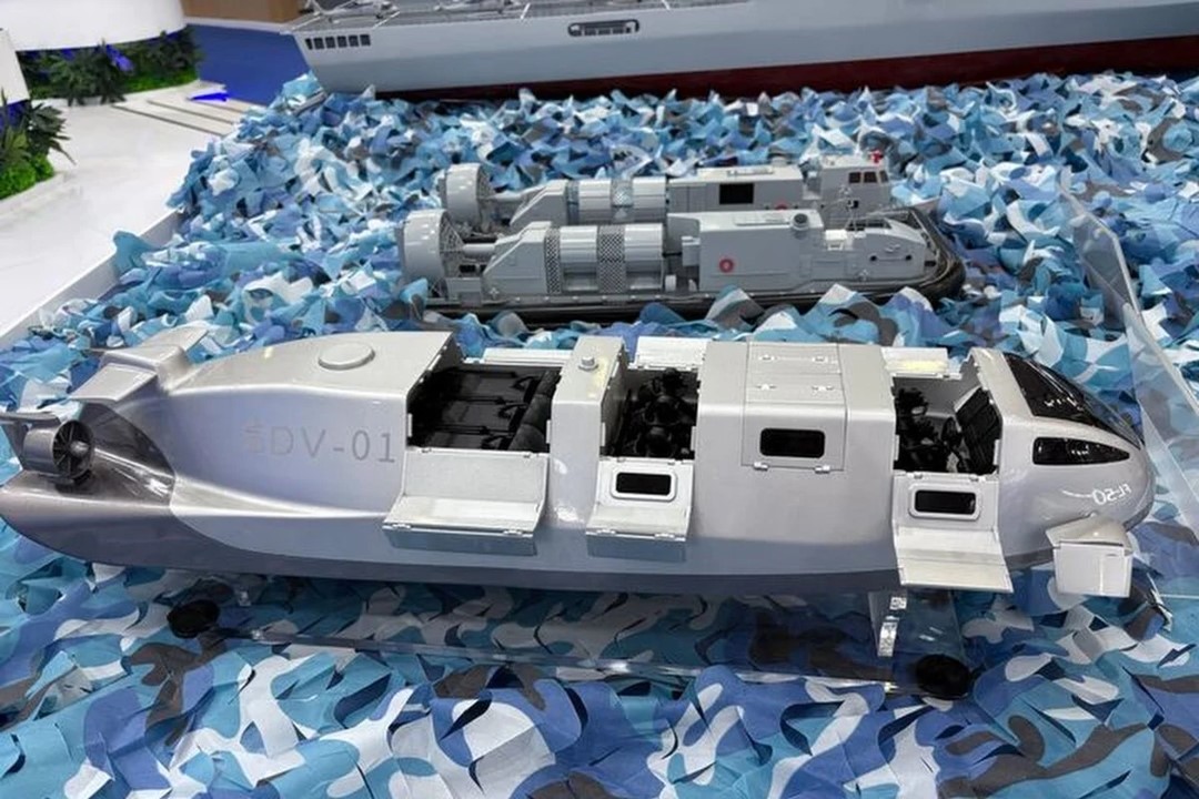 SDV-01 Chinese Surface-to-Subsurface Swimmer Delivery Vehicle (SDV) (C)